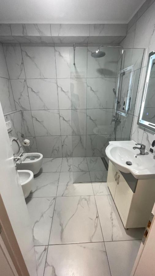 Johana Blloku Apartment In Amazing Location! Tiranë Luaran gambar